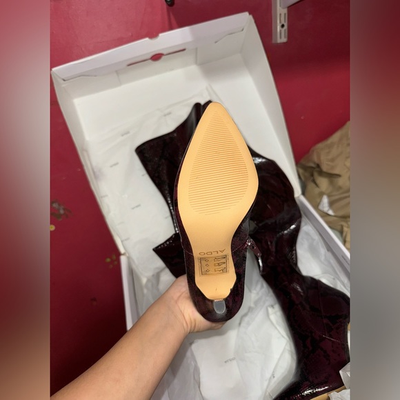 Never worn! Brand new snake synthetic leather. Size 5 - Picture 4 of 6